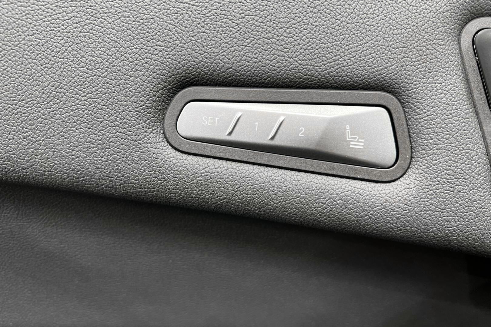 BMW IX iso kuva 33