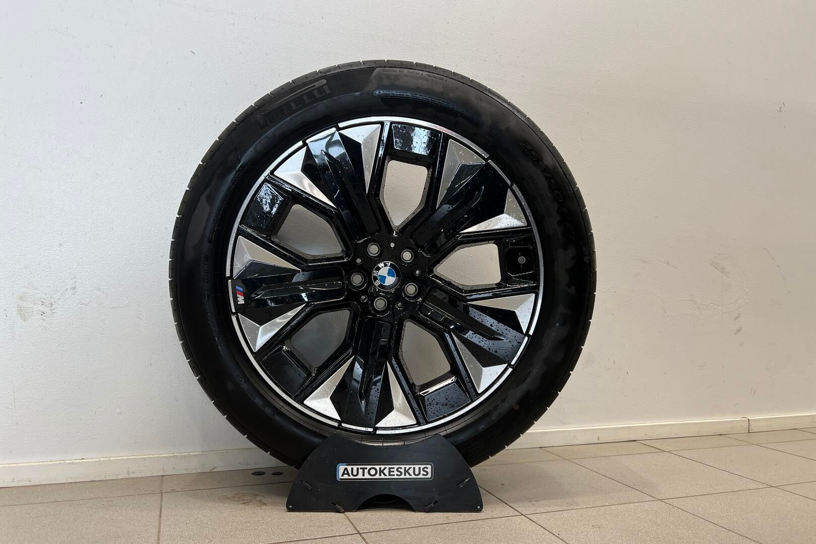 BMW IX iso kuva 40