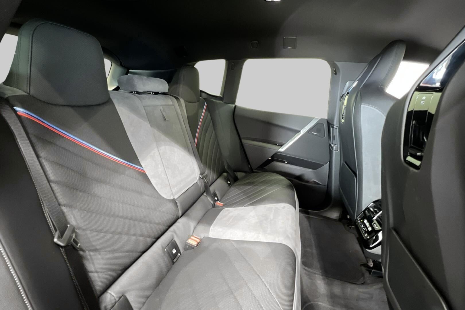 BMW IX iso kuva 48
