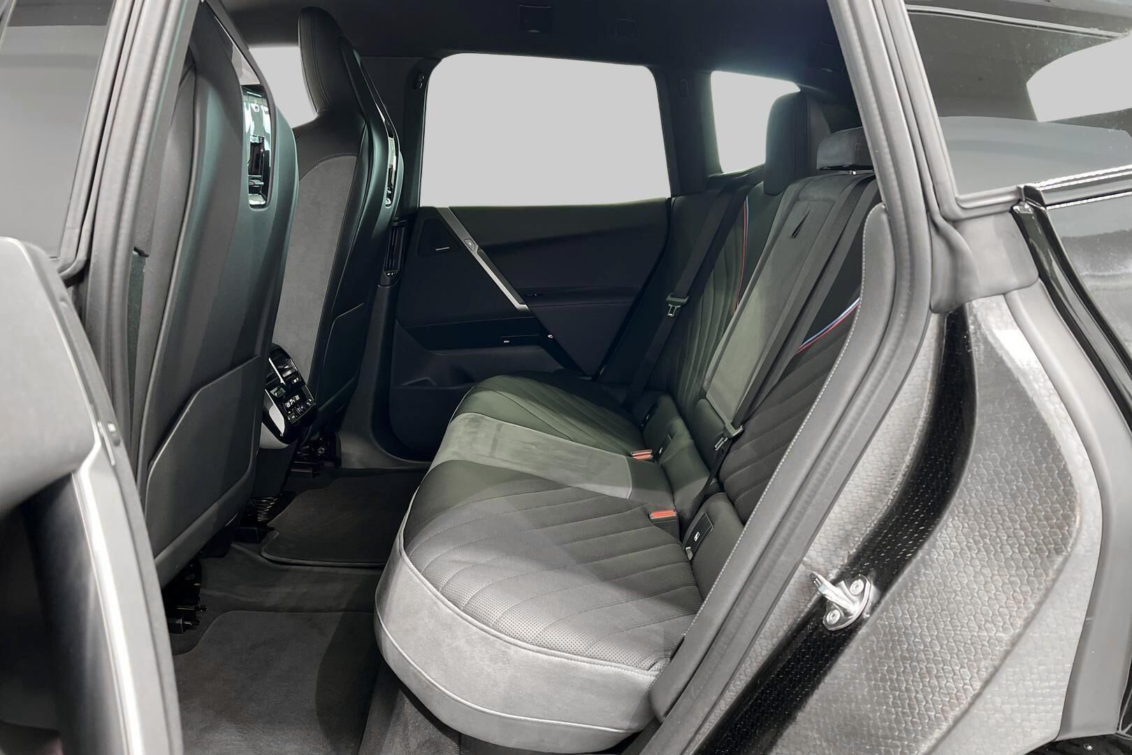 BMW IX iso kuva 9