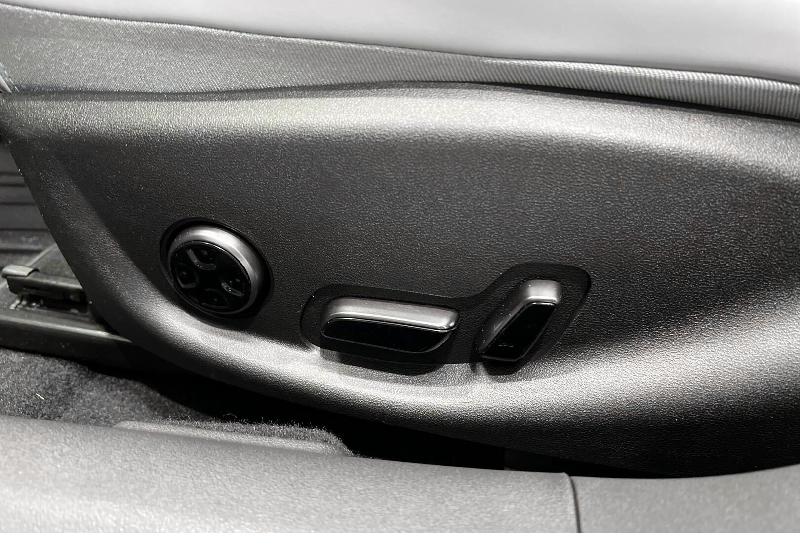 BYD SEAL iso kuva 25