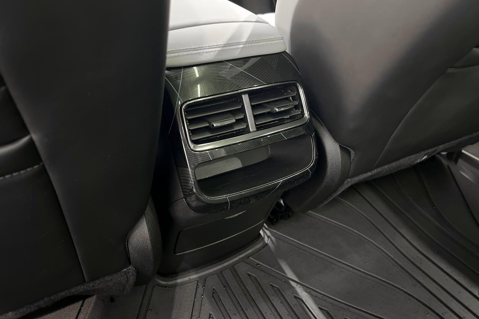 BYD SEAL iso kuva 55