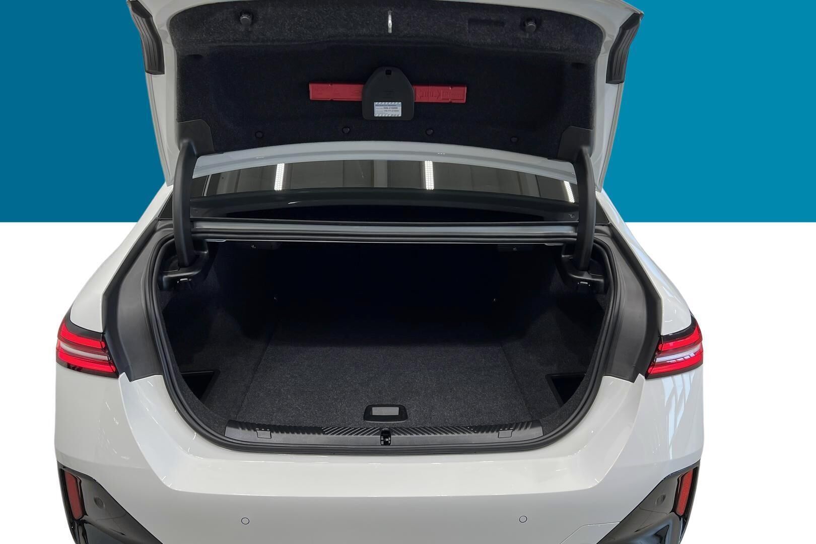 BMW I5 iso kuva 11