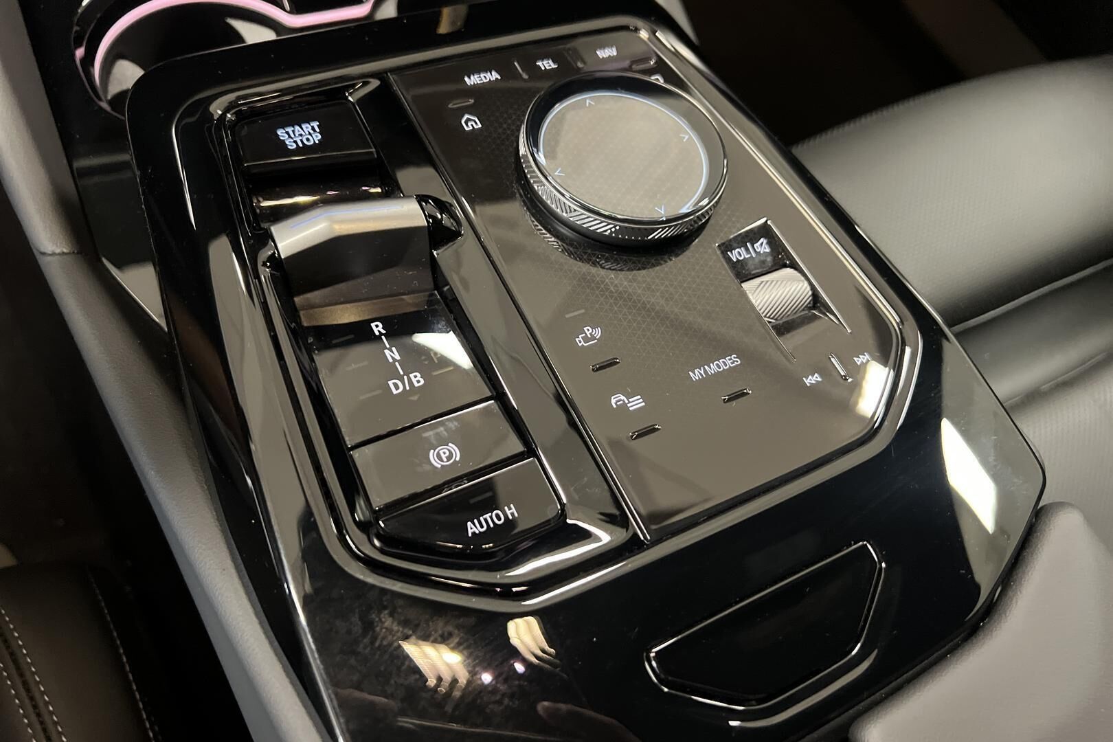BMW I5 iso kuva 18