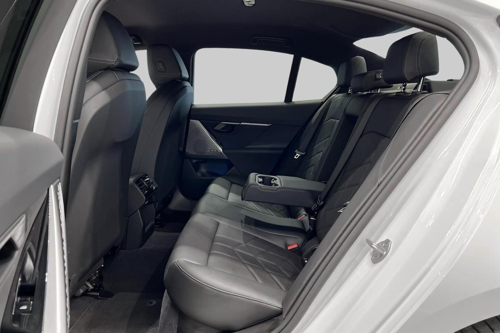 BMW I5 iso kuva 9
