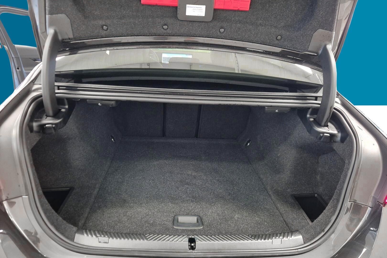 BMW I5 iso kuva 11