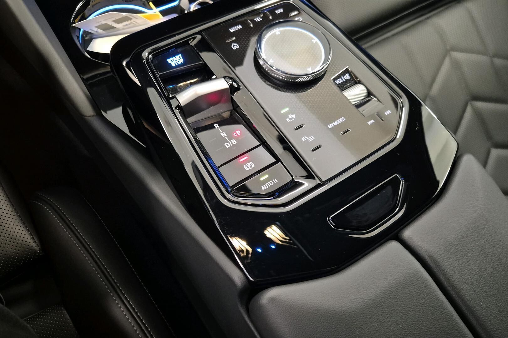 BMW I5 iso kuva 15