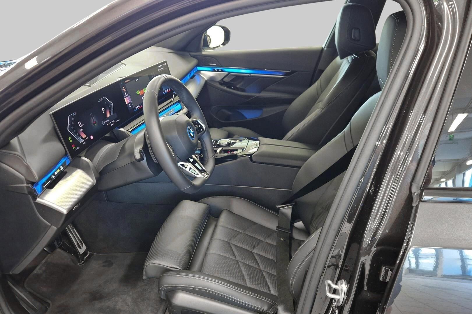 BMW I5 iso kuva 8