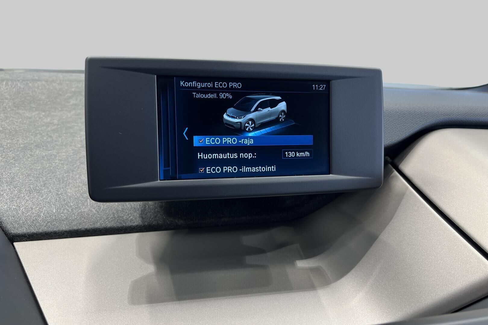 BMW I3S iso kuva 17