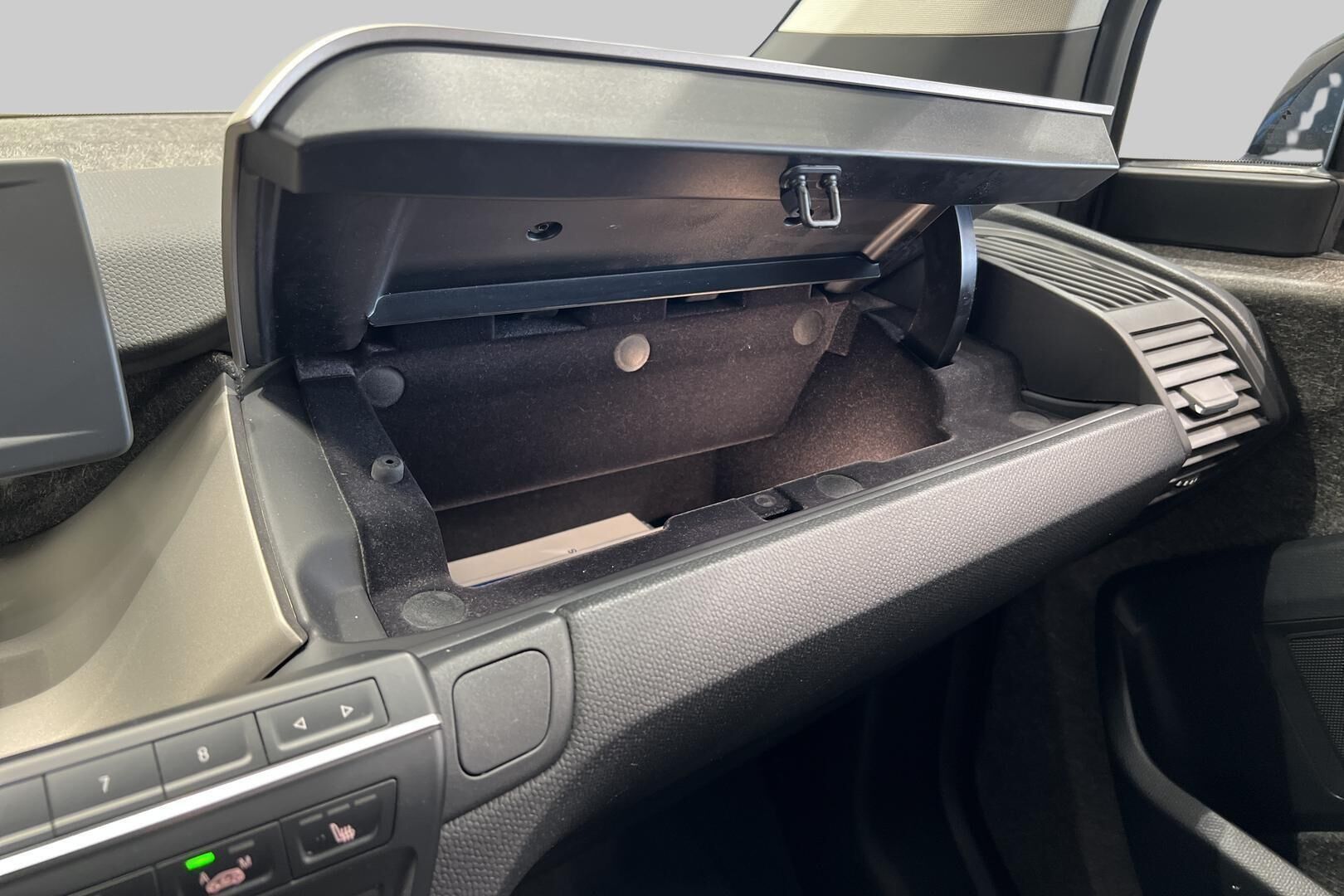 BMW I3S iso kuva 26