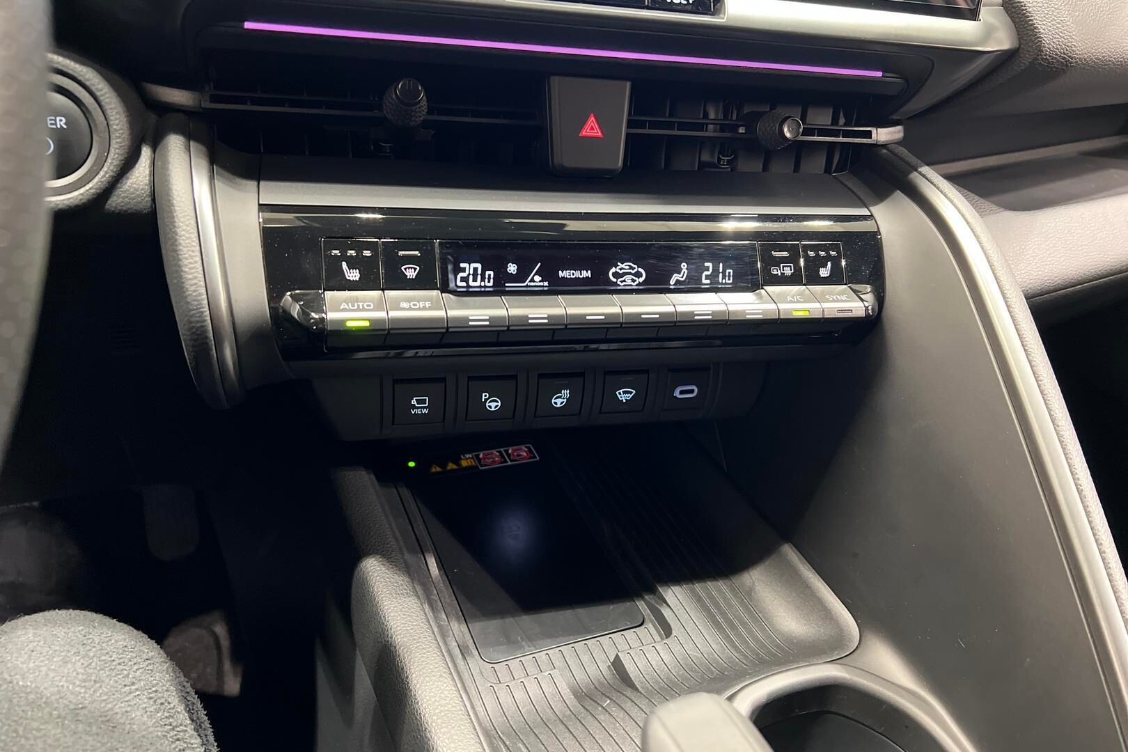 TOYOTA C-HR iso kuva 20