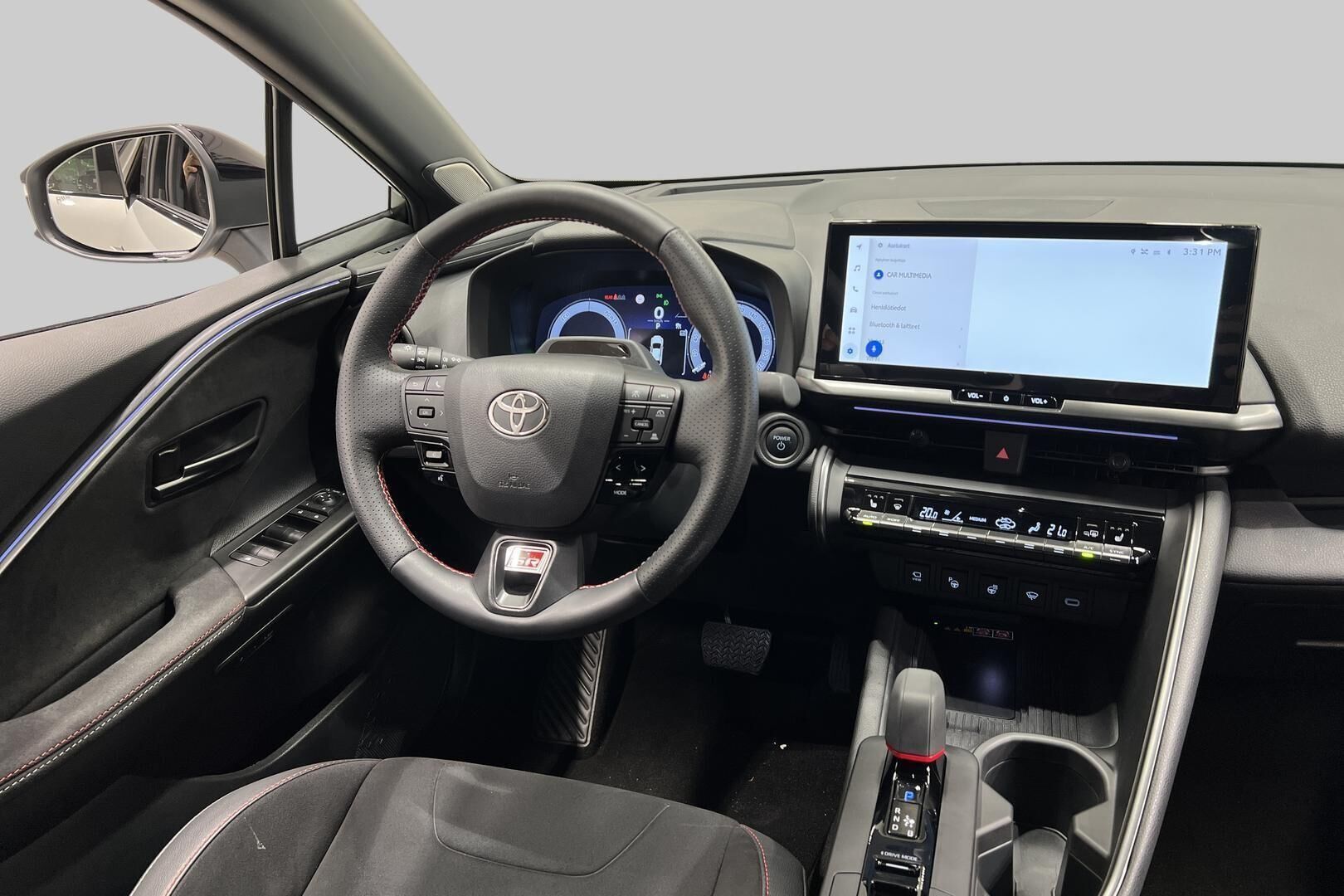 TOYOTA C-HR iso kuva 32
