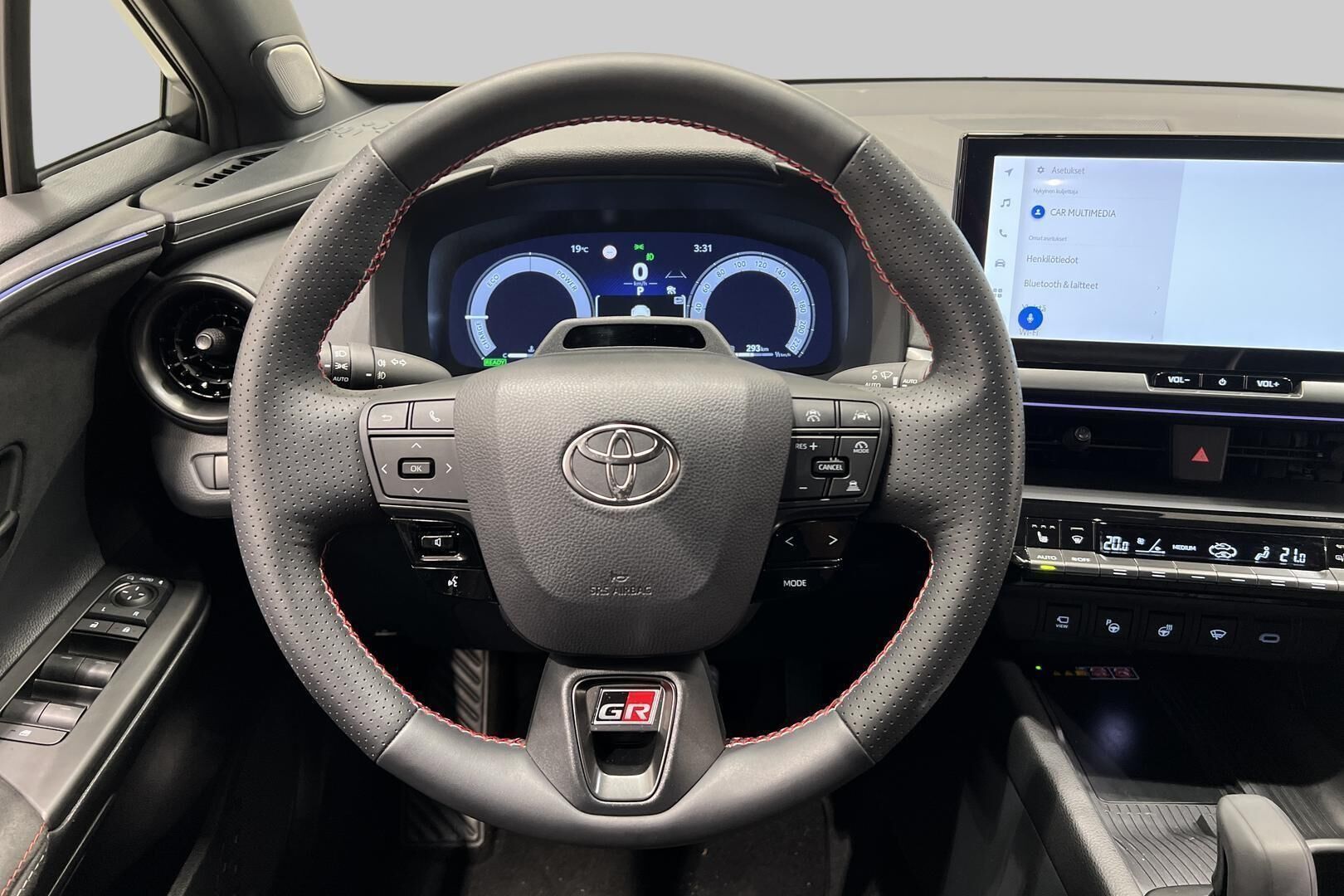 TOYOTA C-HR iso kuva 33