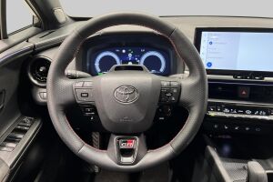 TOYOTA C-HR esikatselu 33