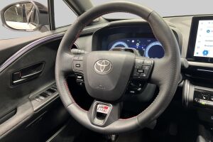 TOYOTA C-HR esikatselu 34