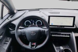 TOYOTA C-HR esikatselu 4