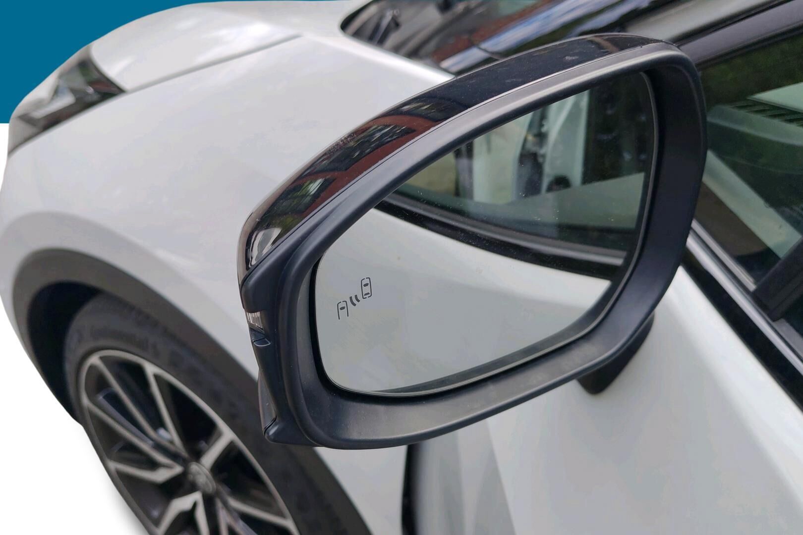 TOYOTA C-HR iso kuva 6