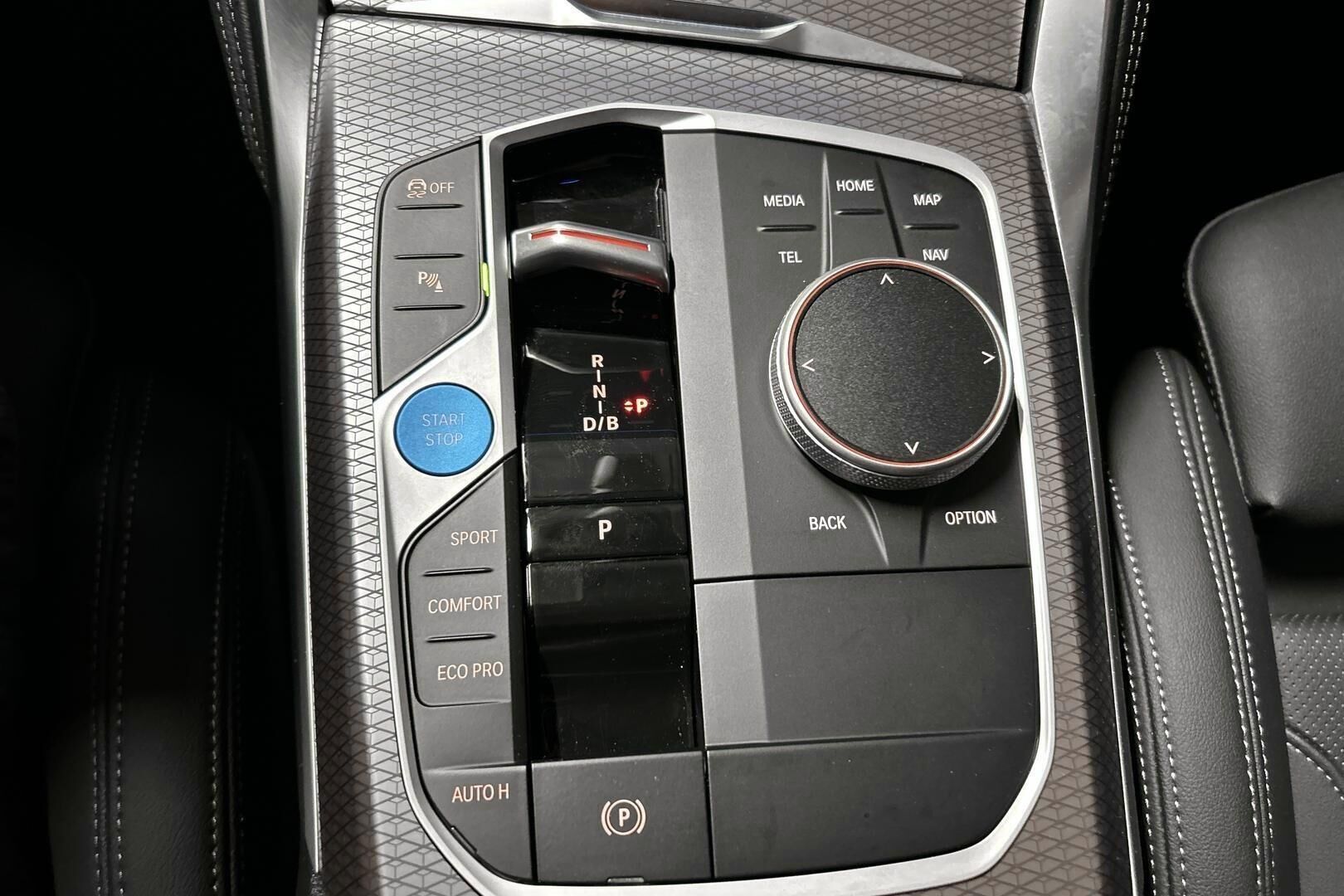 BMW I4 iso kuva 22