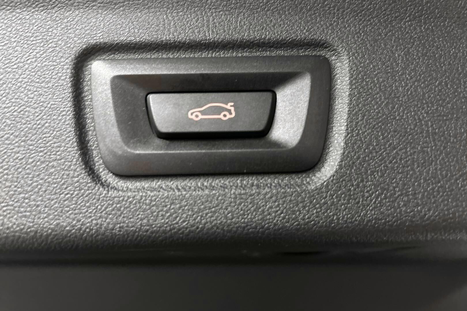 BMW I4 iso kuva 35