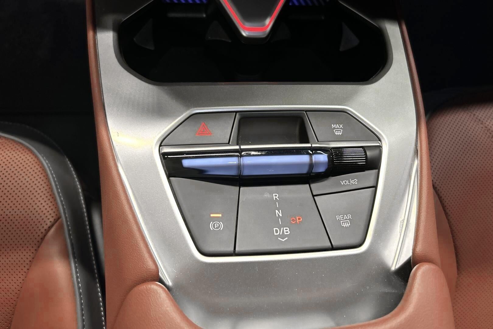 BMW IX3 iso kuva 25