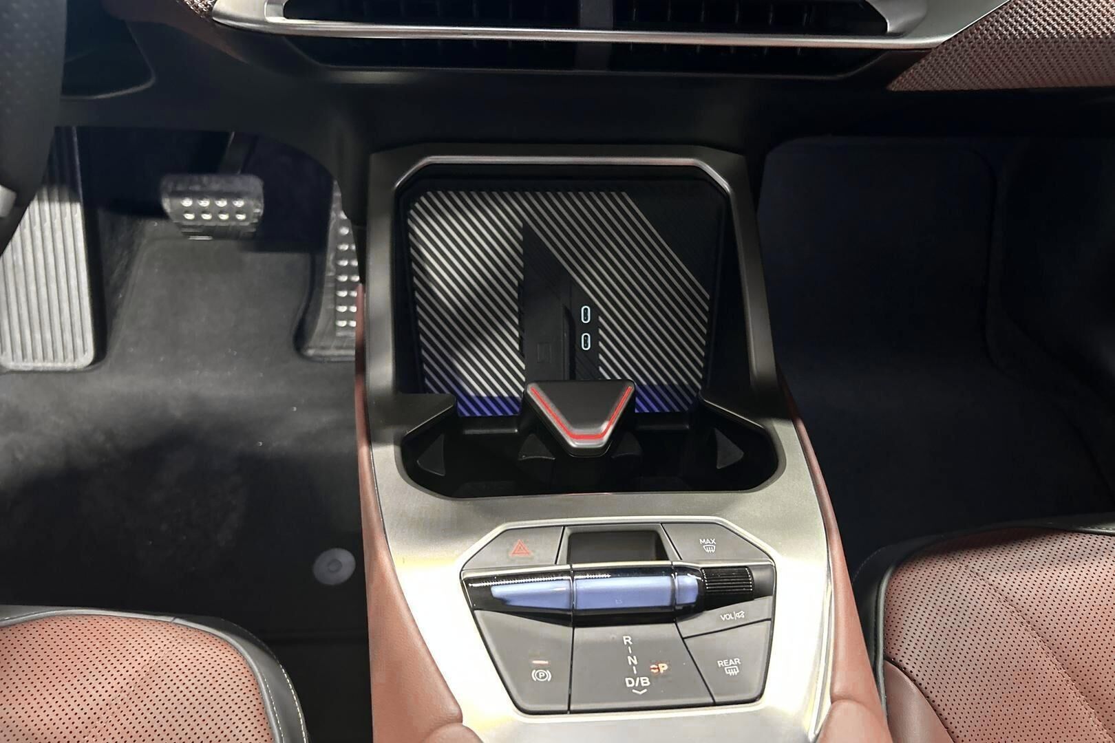 BMW IX3 iso kuva 26