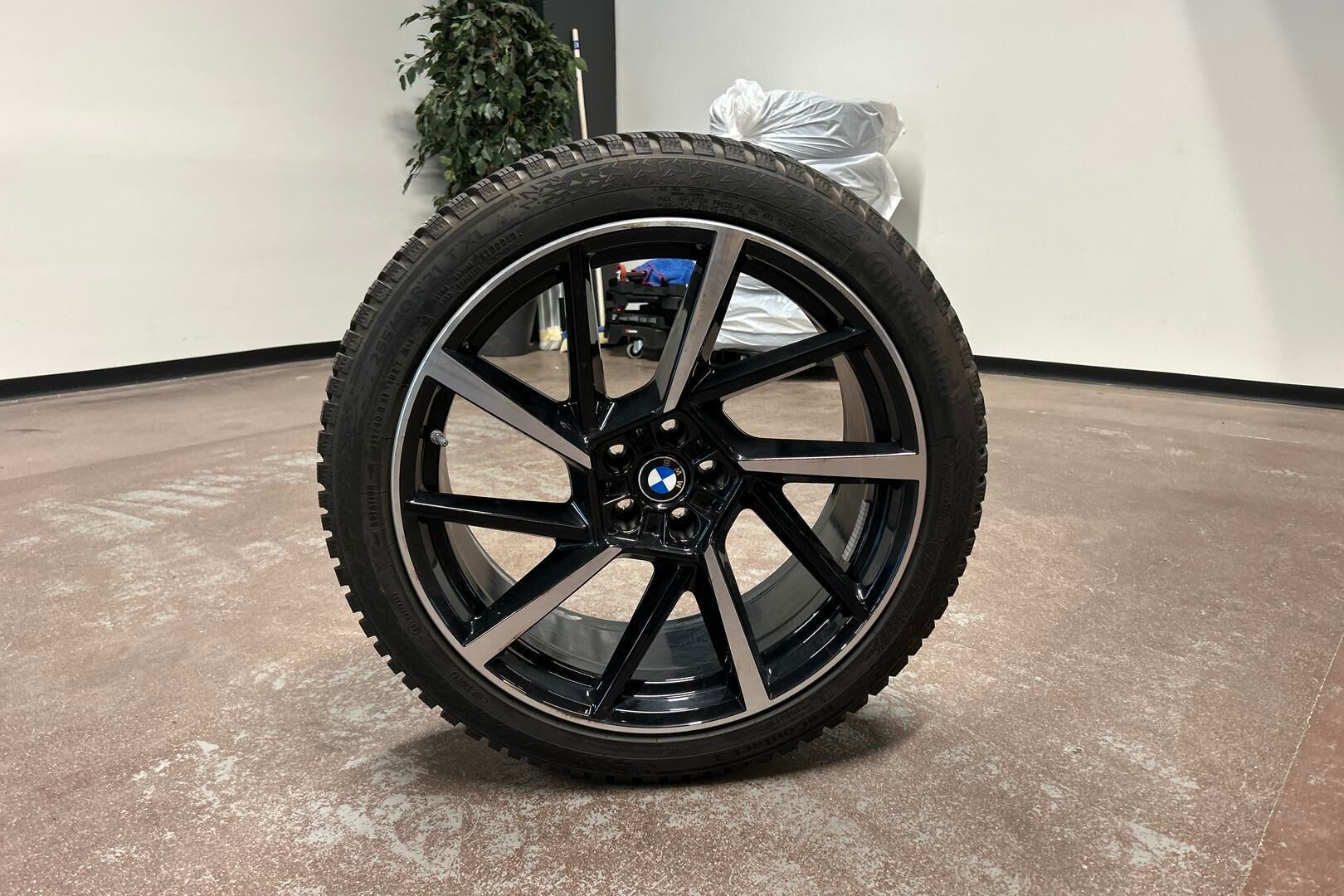 BMW IX3 iso kuva 32