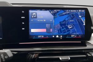 BMW iX1 esikatselu 14