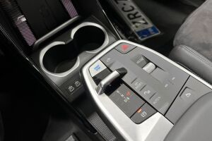 BMW iX1 esikatselu 15