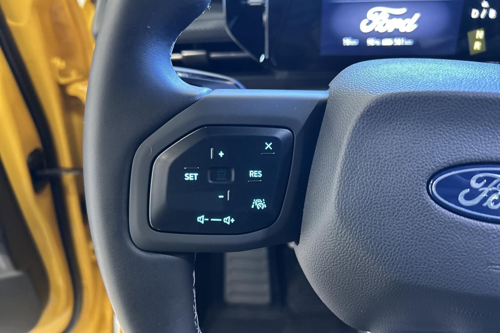 Ford Capri iso kuva 14