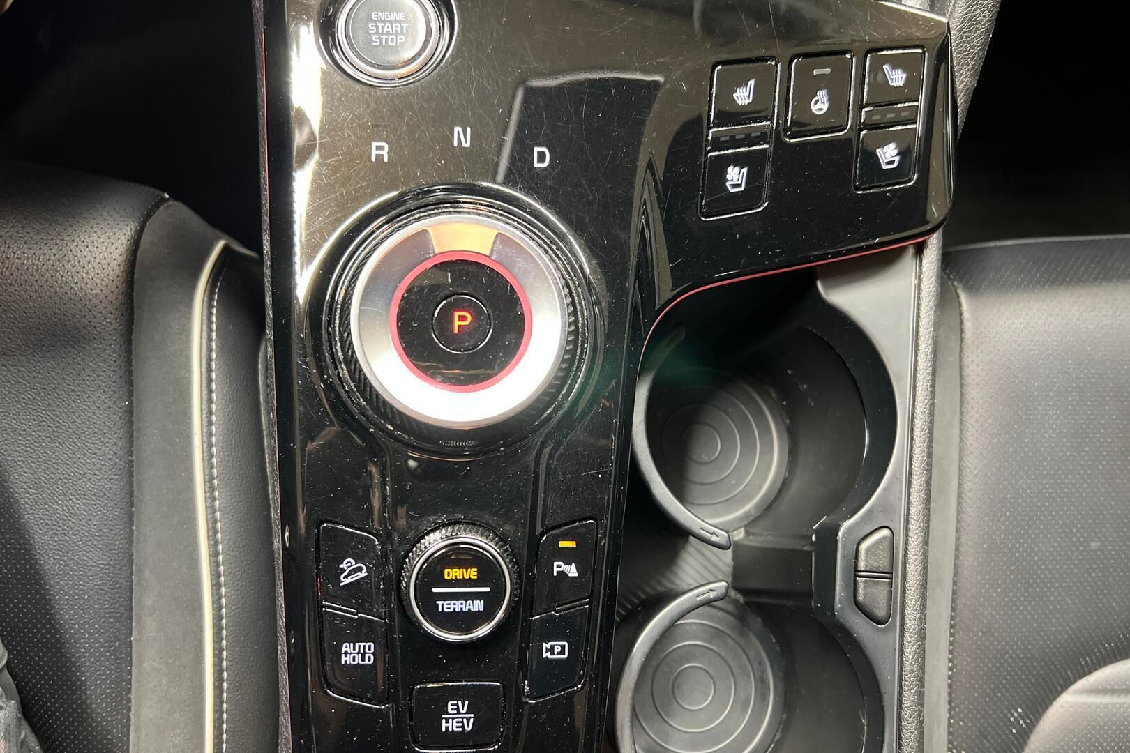 KIA SPORTAGE iso kuva 15