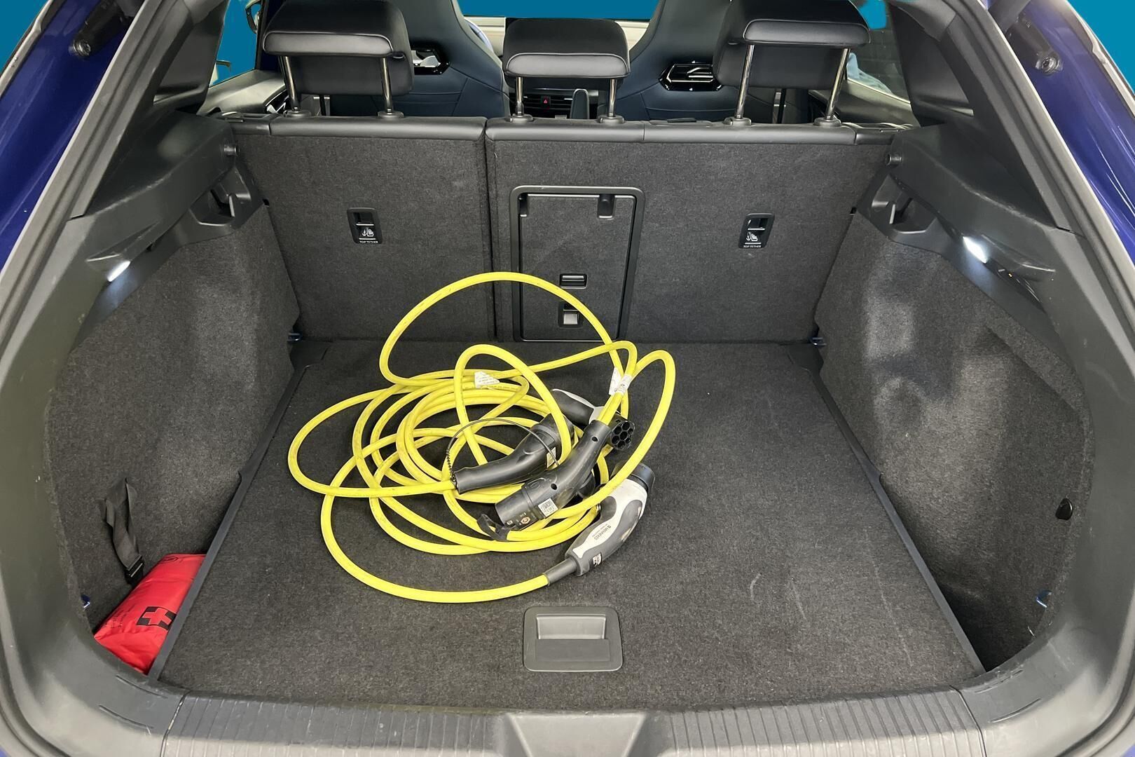 VOLKSWAGEN ID.4 iso kuva 11