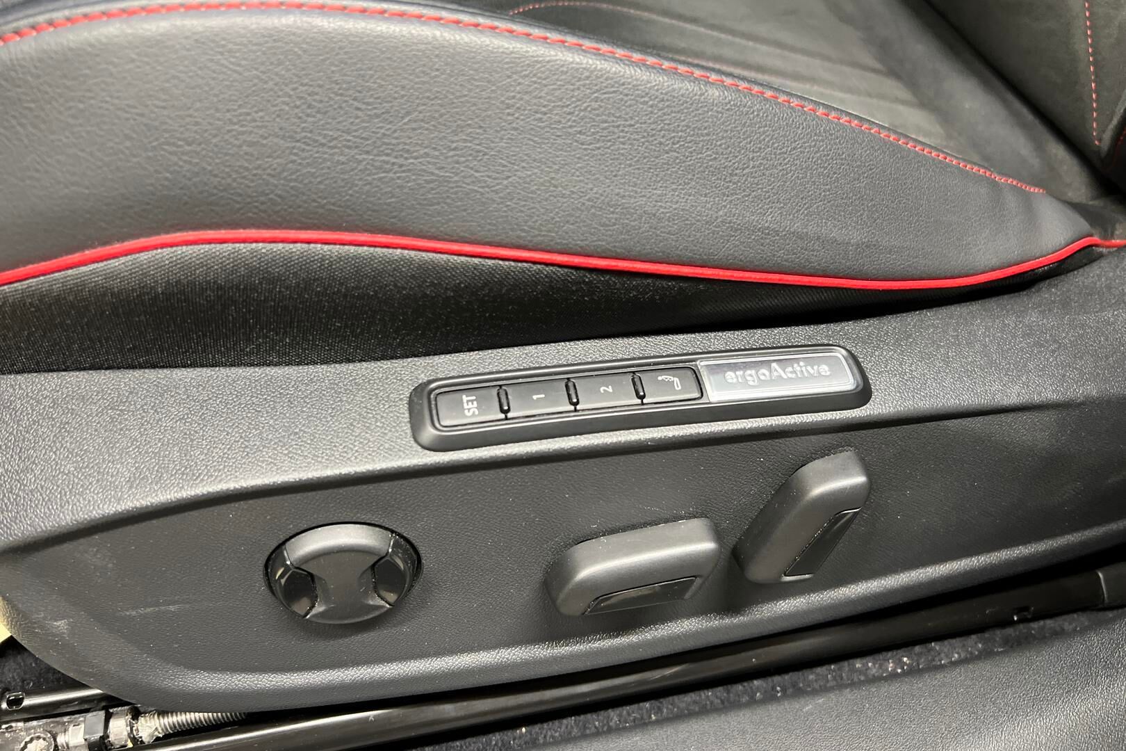 VOLKSWAGEN ID.4 iso kuva 18