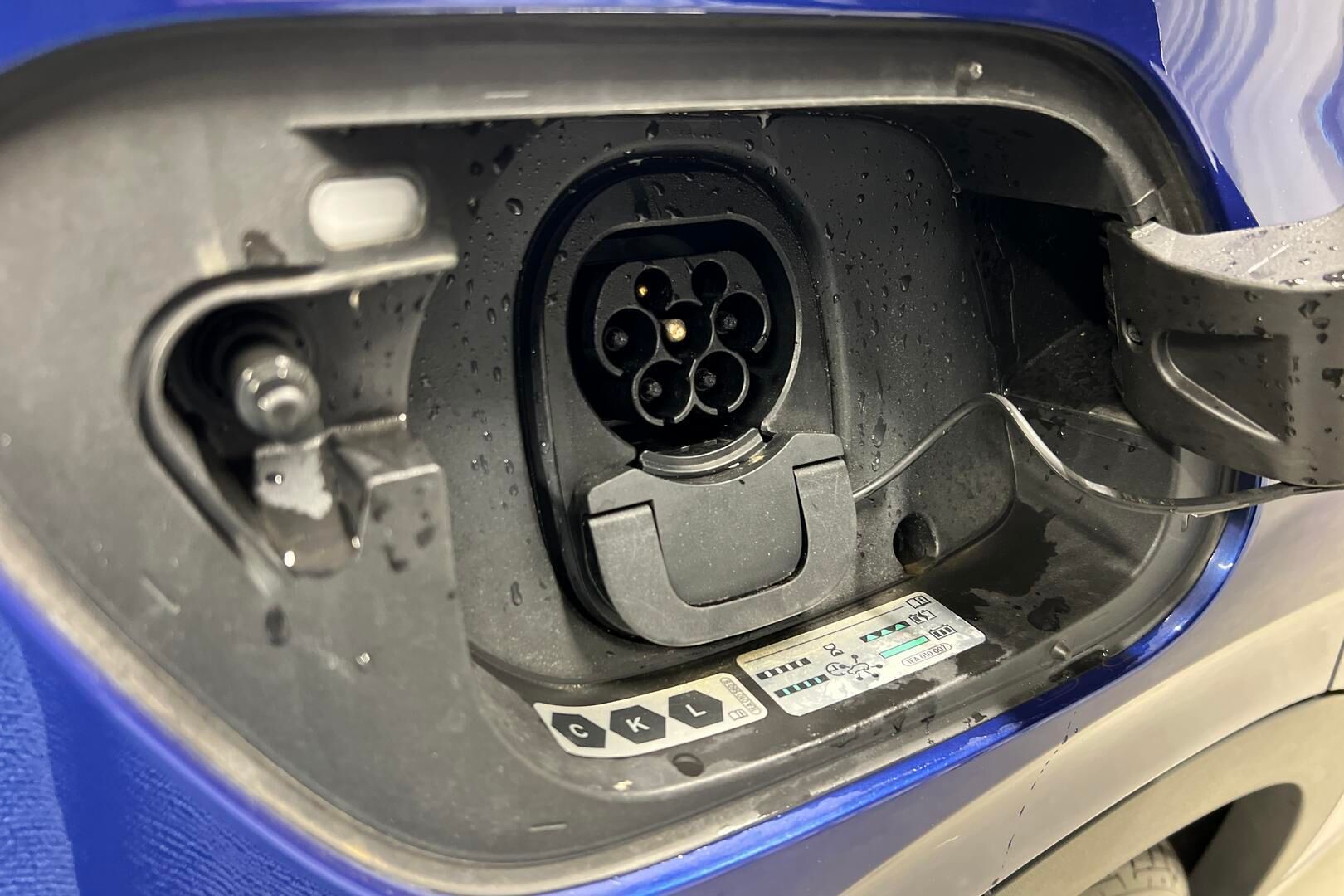 VOLKSWAGEN ID.4 iso kuva 20