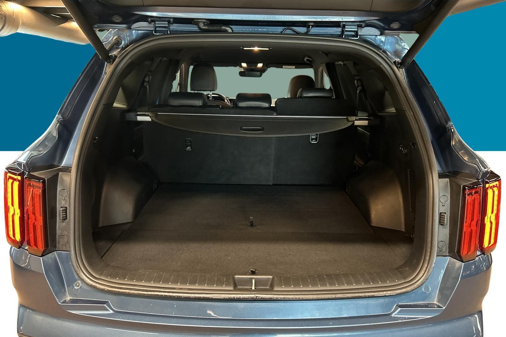 KIA Sorento iso kuva 10