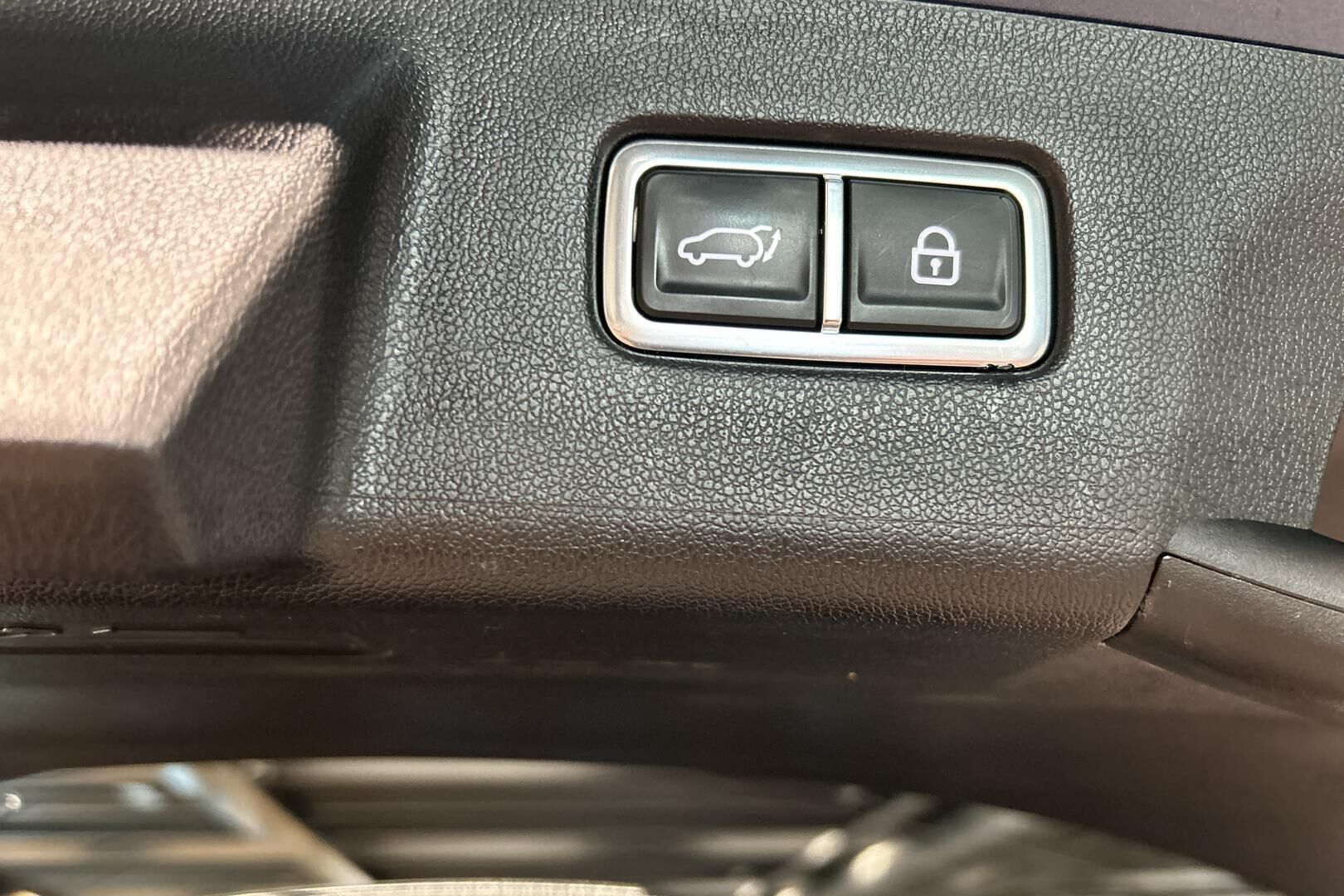 KIA Sorento iso kuva 12