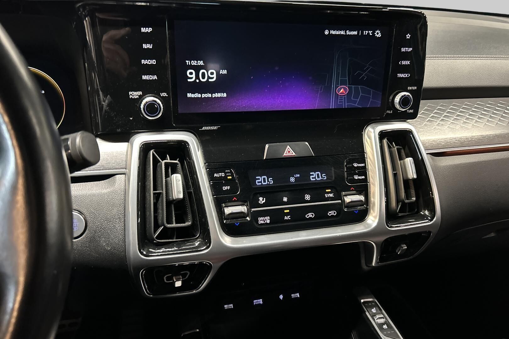 KIA Sorento iso kuva 20