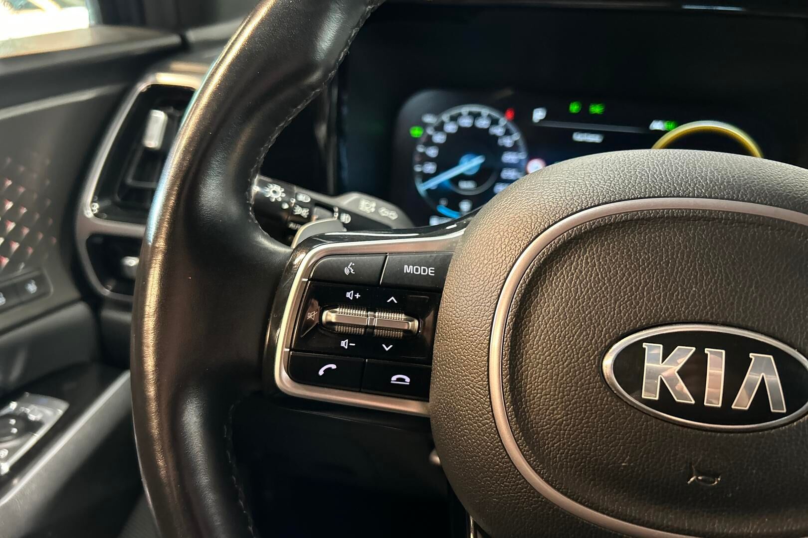 KIA Sorento iso kuva 21
