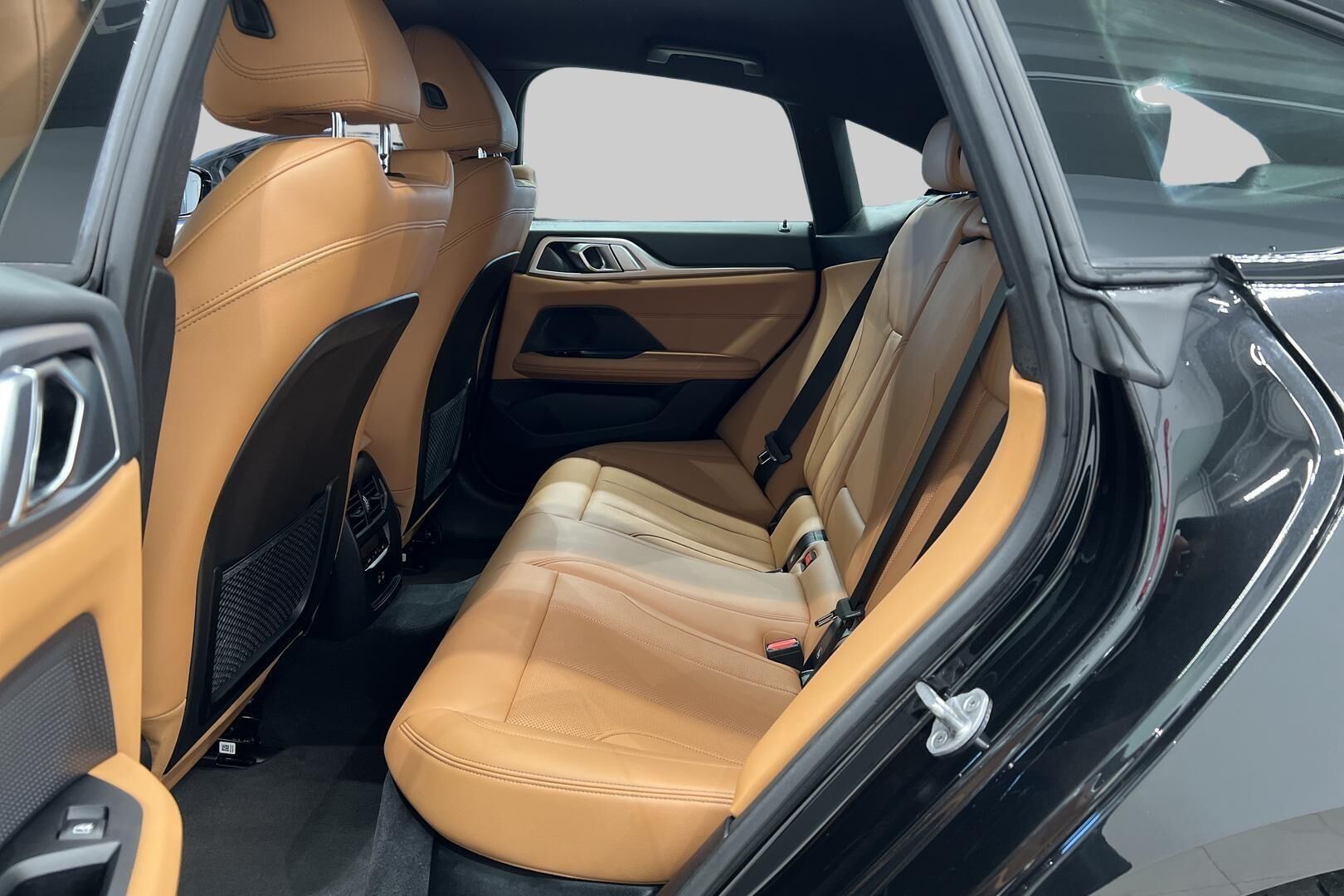 BMW I4 M50 iso kuva 10