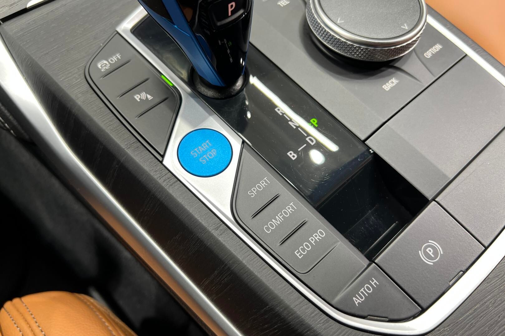 BMW I4 M50 iso kuva 25