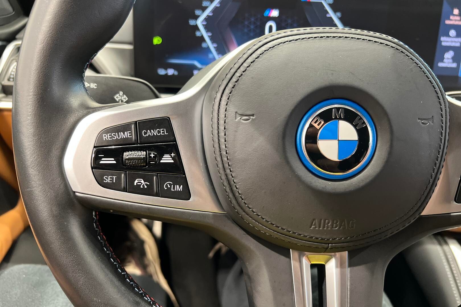 BMW I4 M50 iso kuva 30