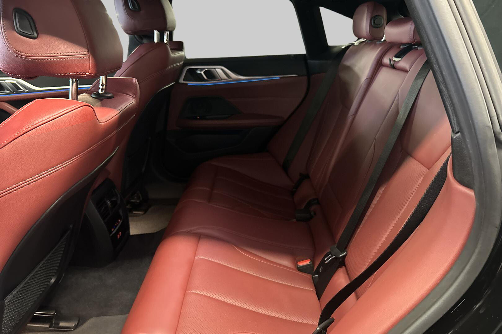 BMW I4 iso kuva 5