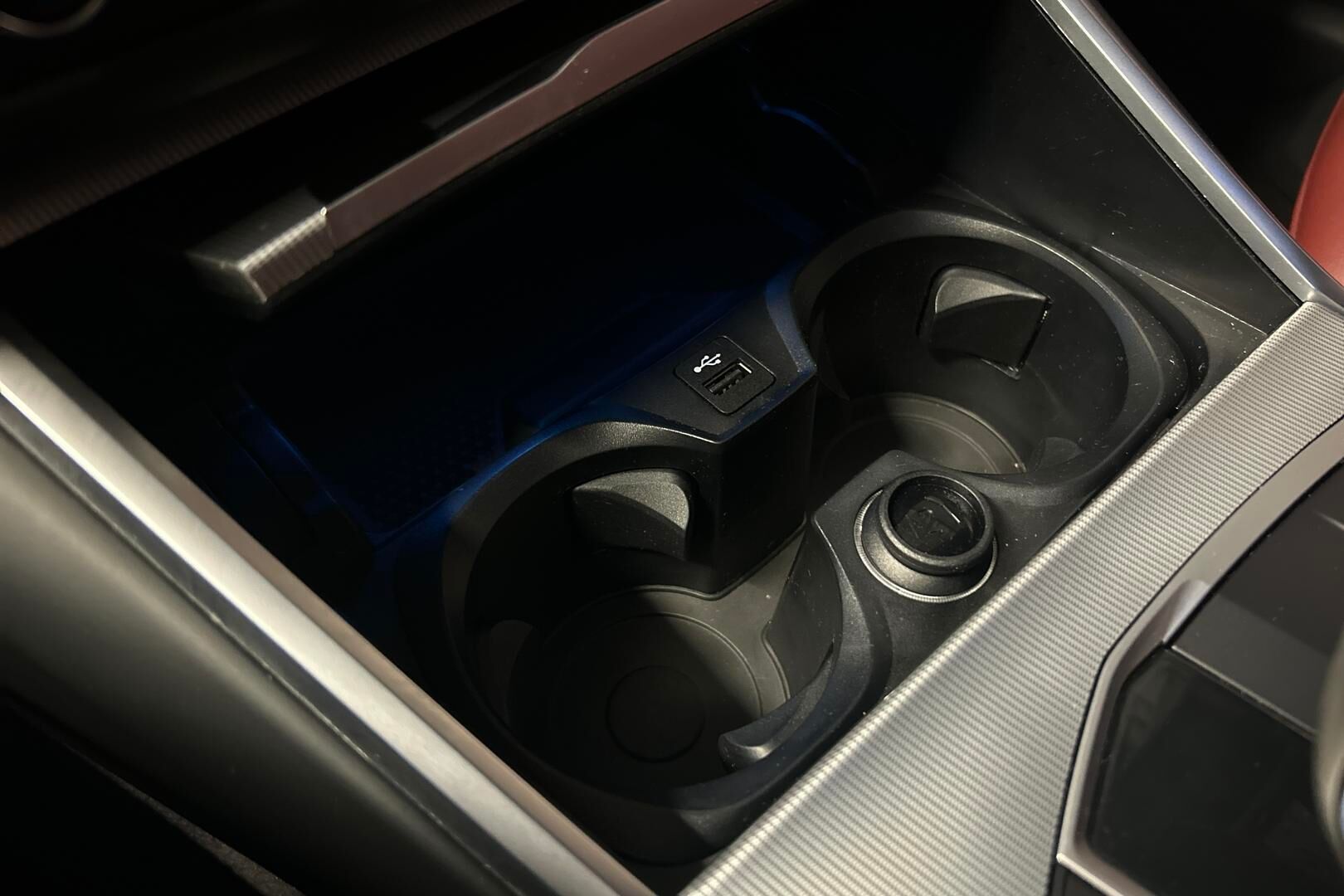 BMW I4 iso kuva 19