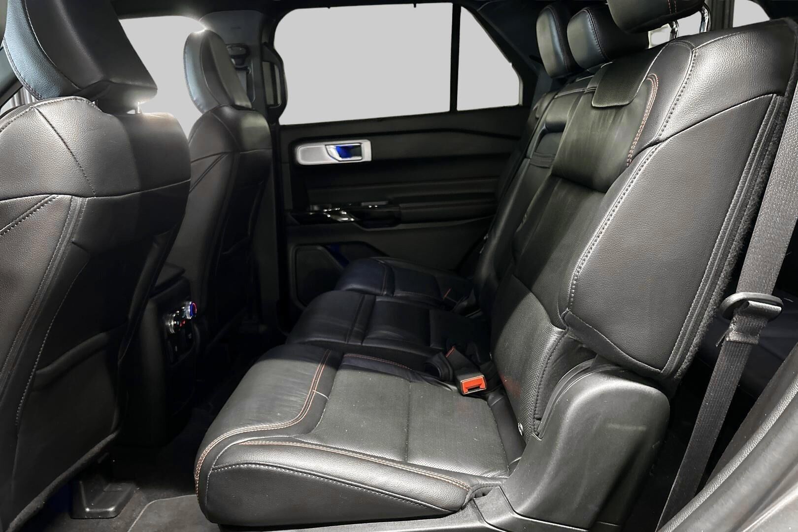FORD EXPLORER iso kuva 7