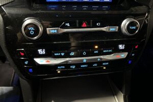 FORD EXPLORER esikatselu 16