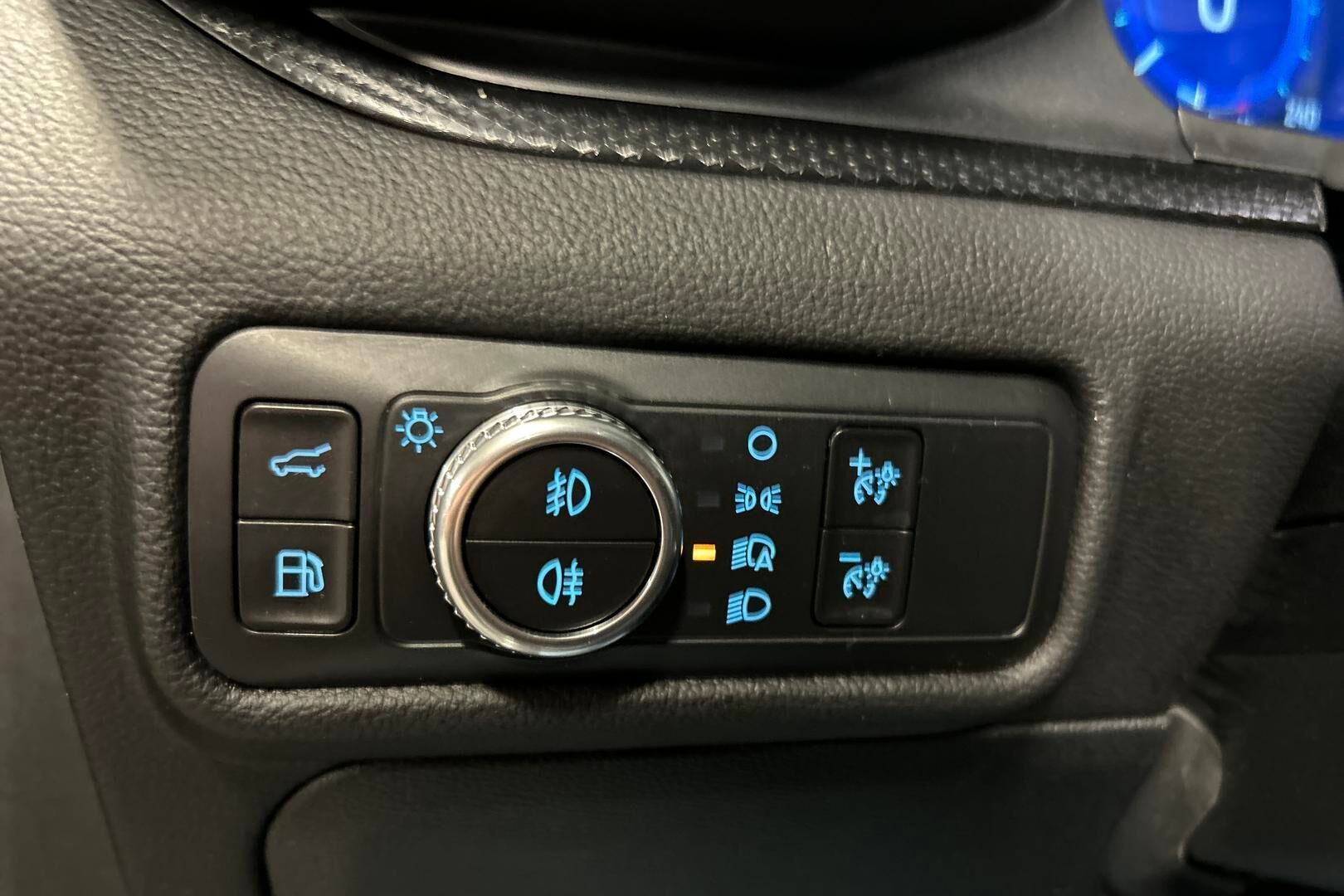 FORD EXPLORER iso kuva 34