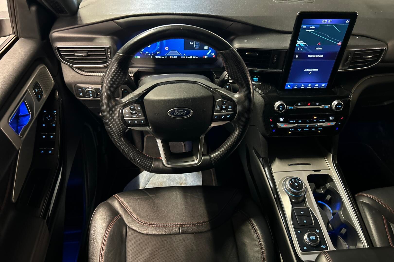 FORD EXPLORER iso kuva 24