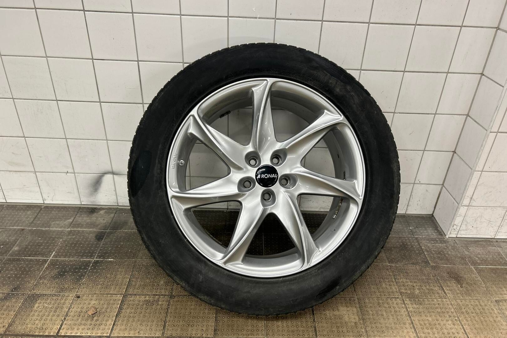 FORD EXPLORER iso kuva 27
