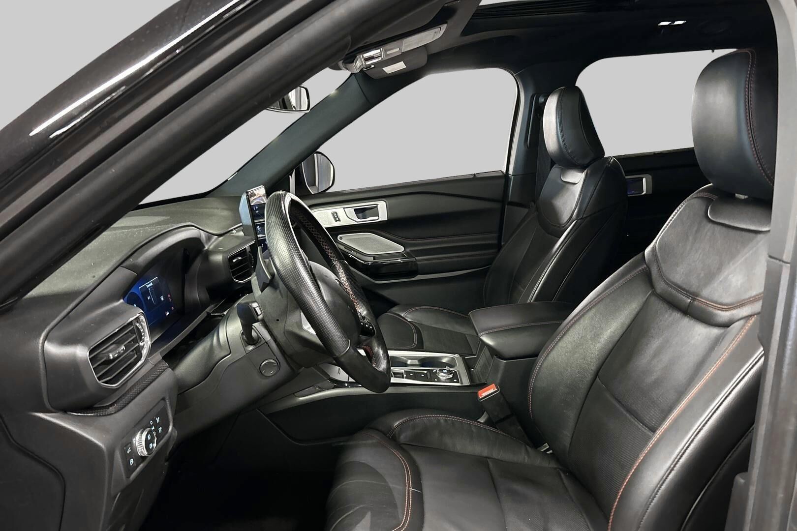 FORD EXPLORER iso kuva 6