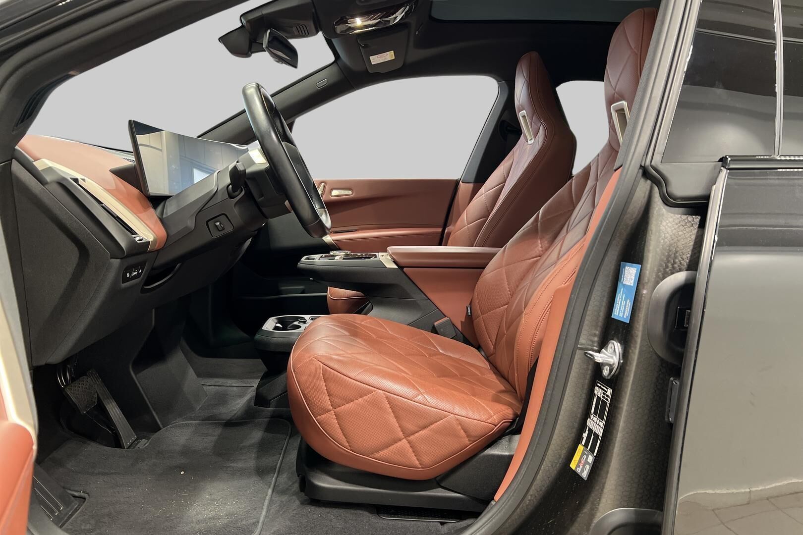 BMW IX iso kuva 9
