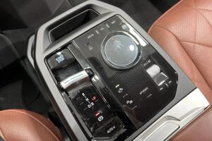 BMW IX esikatselu 24
